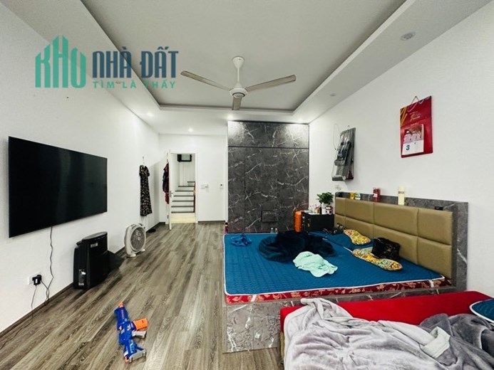 BÁN NHÀ HÀO NAM, Ô TÔ ĐỖ CỔNG, DT 50M2 5 TẦNG, 5 NGỦ