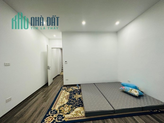 BÁN NHÀ HÀO NAM, Ô TÔ ĐỖ CỔNG, DT 50M2 5 TẦNG, 5 NGỦ