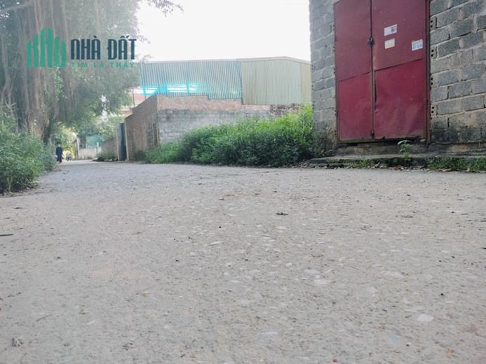 đất chúc sơn giá chỉ nhỉnh 𝟑𝐱𝐭𝐫/𝐦𝟐
 Diện tích 100m tại Chúc Sơn  Mặt tiền = hậu 5,6m x