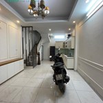 Cho thuê nhà Thụy Khuê, 35m2, 5T, 3N, 3N, đủ công năng, 12tr.