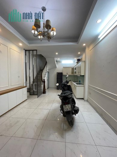Cho thuê nhà Thụy Khuê, 35m2, 5T, 3N, 3N, đủ công năng, 12tr.