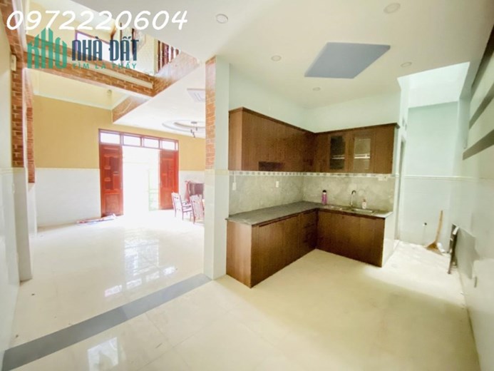Bom tấn Gò Vấp-hẻm nhựa 5m thông-5 tầng- ngang 6m nở hậu giảm 250tr