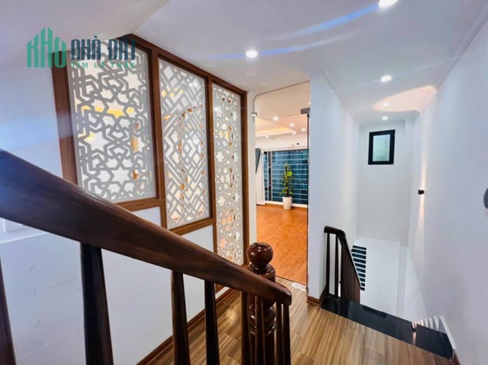 Bán nhà THANH XUÂN, PHÂN LÔ, Ô TÔ ĐỖ CỬA, VÀO NHÀ, VÀI BƯỚC RA NGÃ TƯ SỞ, 45m2, Măt tiền 4,7m