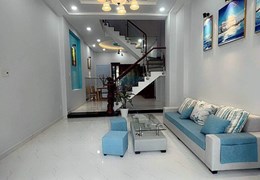 CĂN NHÀ TÂM HUYẾT, CHỦ NGỘP BANK CẦN BÁN GẤP NHÀ MỚI ĐẸP XE HƠI NGỦ TRONG NHÀ, TẶNG FULL NỘI THẤT.