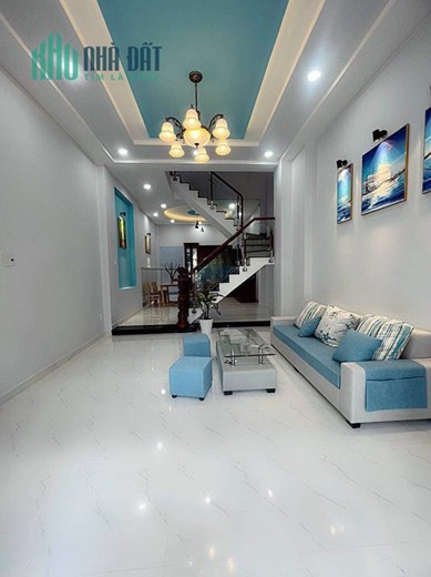 CĂN NHÀ TÂM HUYẾT, CHỦ NGỘP BANK CẦN BÁN GẤP NHÀ MỚI ĐẸP XE HƠI NGỦ TRONG NHÀ, TẶNG FULL NỘI THẤT.