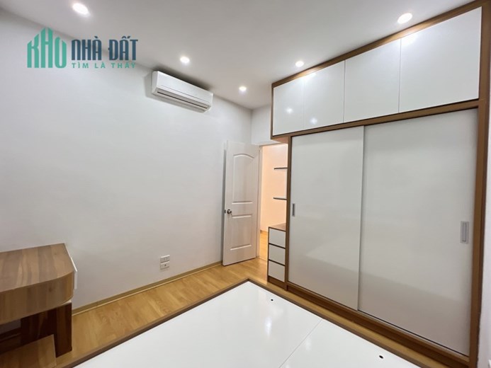 căn hộ CC 46 mét 2 ngủ full nội thất mới ở luôn 1ty340tr