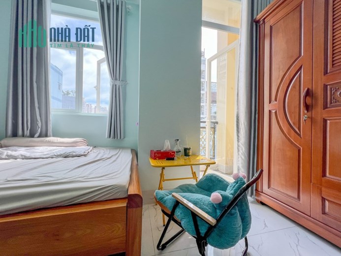 Cần Pass phòng Bancol Full nội thất, dưới cân cầu THỊ NGHÈ.