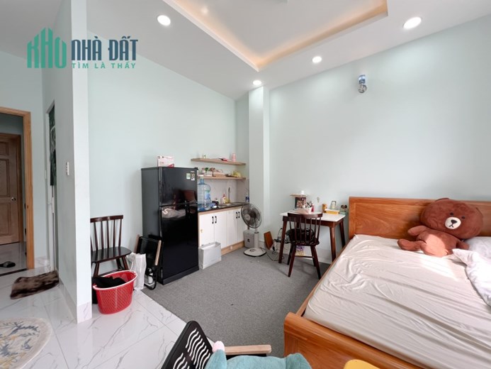Cần Pass phòng Bancol Full nội thất, dưới cân cầu THỊ NGHÈ.