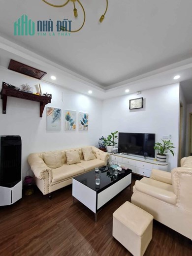 Bán căn hộ cc 76 mét 3 ngủ tầng 6 giá 
2tỷ050
Nội thất y hình
Ảnh thật 100% 
HH linh đàm