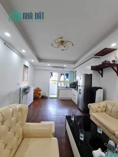 Bán căn hộ cc 76 mét 3 ngủ tầng 6 giá 
2tỷ050
Nội thất y hình
Ảnh thật 100% 
HH linh đàm