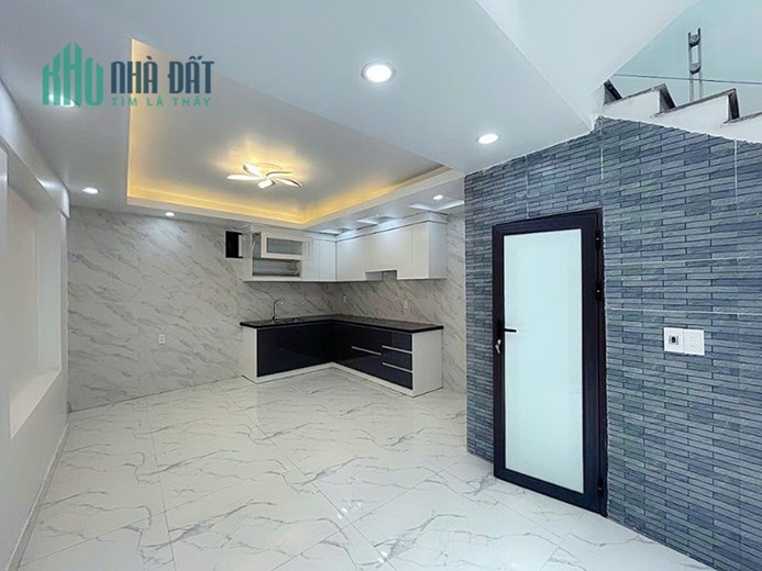Bán nhà ngõ 302 Văn Cao, diện tích 54m 4 tầng GIÁ 3.2 tỉ gần gara ô.tô