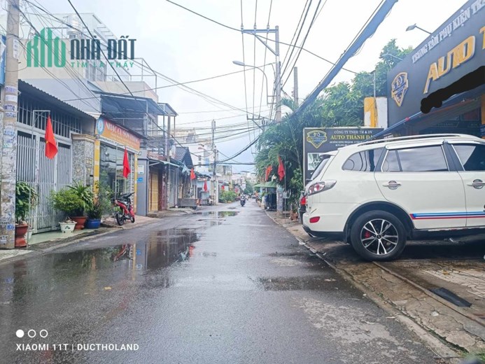 Bán đất tặng nhà MT 300m2, góc 3 mặt đường KD Đông Hưng Thuận, Quận 12