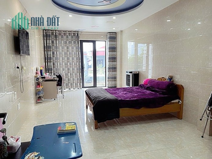 Bán nhà mặt đường Miếu Hai Xã, 105m 4 tầng GIÁ 10.2 tỉ vị trí đẹp