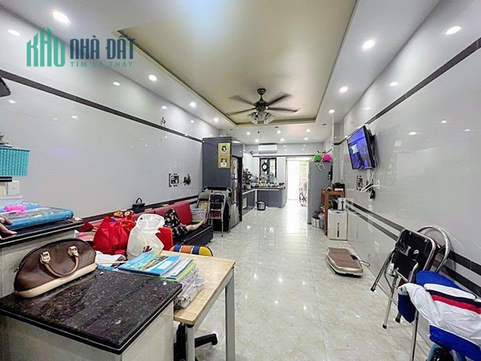 Bán nhà mặt đường Miếu Hai Xã, 105m 4 tầng GIÁ 10.2 tỉ vị trí đẹp