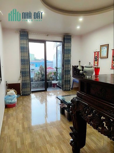 Bán nhà mặt đường Miếu Hai Xã, 105m 4 tầng GIÁ 10.2 tỉ vị trí đẹp
