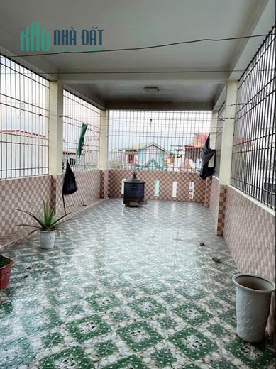 Bán nhà mặt đường Miếu Hai Xã, 105m 4 tầng GIÁ 10.2 tỉ vị trí đẹp