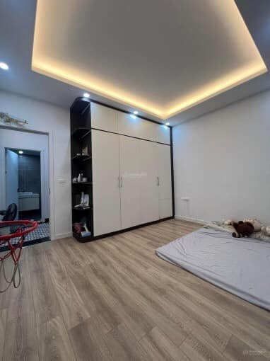 Bán nhà Đường Láng 40m2x5 tầng, lô góc 2 thoáng, ngõ rộng 3m chỉ 6.8 tỷ.