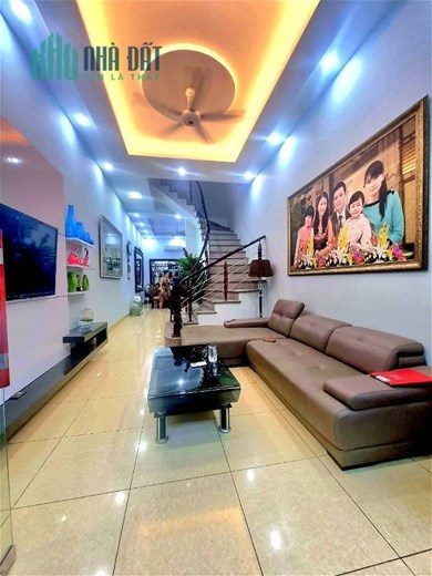 Bán Nhà Phố Xã Đàn Quận Đống Đa. 67m Mặt Tiền 4.3m Nhỉnh 12 Tỷ. Cam Kết Ảnh Thật Mô Tả Chính Xác.