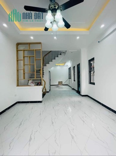 Thu hồi vốn nhà mặt ngõ 649 Lĩnh Nam, Hoàng Mai, 37m2, 4T, già 3 tỷ