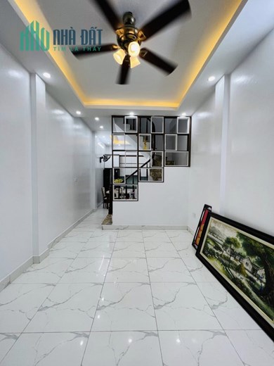 CHÍNH CHỦ CẦN BÁN NHÀ MẶT NGÕ Ô TÔ 7 CHỖ VÀO NHÀ PHỐ LÊ TRỌNG TẤN DT:37M2 5 TẦNG - 6 NGỦ - MT:3.7M
