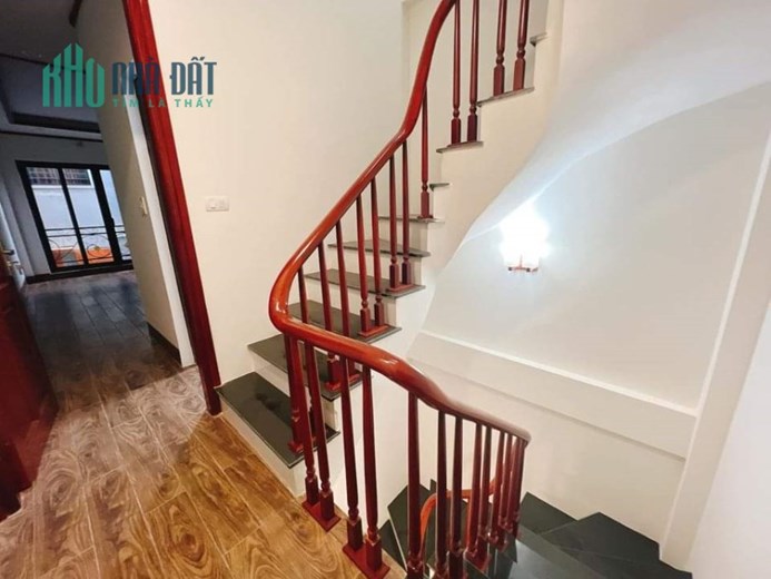 CHÍNH CHỦ BÁN NHANH NHÀ Đền Lừ, Hoàng Mai 42m2 x 5 Tầng. Ô Tô. CHỈ HƠN 4 TỶ nhà mới,đẹp,ở luôn,SĐCC