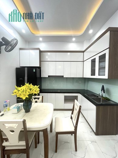 CHÍNH CHỦ CẦN BÁN NHÀ MẶT NGÕ Ô TÔ 7 CHỖ VÀO NHÀ PHỐ LÊ TRỌNG TẤN DT:37M2 5 TẦNG - 6 NGỦ - MT:3.7M