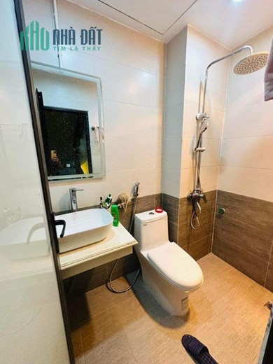 Bán nhà Phố Khâm Thiên 30m2x5 tầng, ngõ đẹp 2.7m, nhỉnh 3 tỷ
