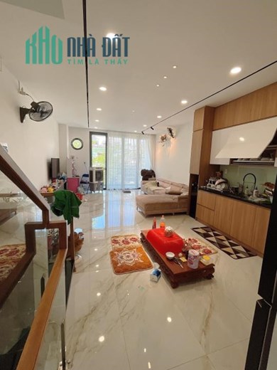 Bán nhà Mặt tiền Am Thượng, sát biển Mỹ Khê, 70m2, 4 tầng, du lịch sầm uất, chỉ 10  tỷ