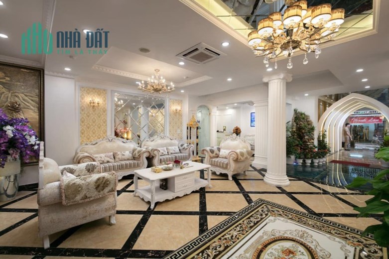 Vị trí kim cương bán tòa nhà 8 tầng mặt phố Quang Trung, Hoàn Kiếm DT 200m2, mặt tiền 10m