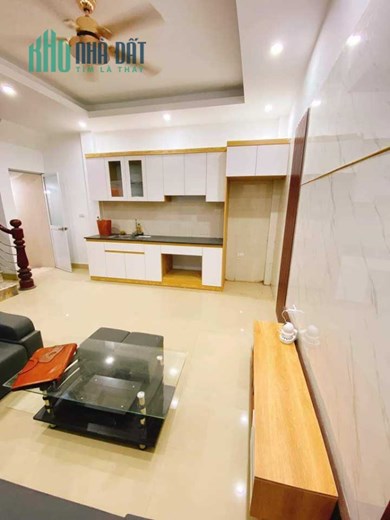 Bán Nhà Ngõ 93 Ngọc Trục - Nam Từ Liêm 30m2 x 5 tầng, 4 phòng ngủ đầy đủ công năng, nhà mới ở ngay,