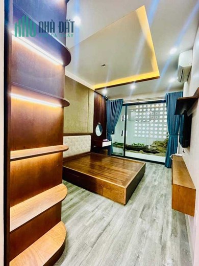 Bán Nhà Ngõ 376 Thụy Khuê 32m2 x 5 tầng, 4 phòng ngủ, nhà mới ở ngay, nội thất sang trọng, giá cho