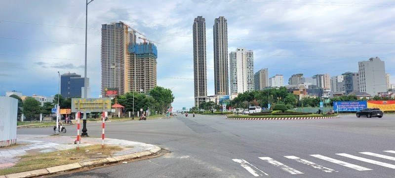 CHÍNH CHỦ CẦN BÁN NHÀ 3 TẦNG 1 CHỦ LÂU NĂM MẶT TIỀN SƠN TRÀ