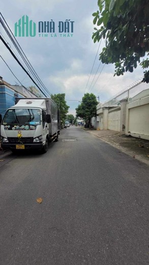 BÁN BIỆT THỰ MẶT TIỀN ĐƯỜNG GẦN NGÃ TƯ BỐN XÃ, 230M2, NGANG 8M, 4 TẦNG, TẶNG NỘI THẤT
