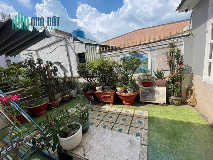 BÁN BIỆT THỰ MẶT TIỀN ĐƯỜNG GẦN NGÃ TƯ BỐN XÃ, 230M2, NGANG 8M, 4 TẦNG, TẶNG NỘI THẤT