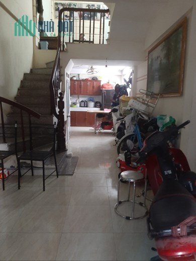 Bán nhà ngõ 595 Lĩnh Nam, Hoàng Mai ô tô đỗ cửa, 32m2, 5T, nhỉnh 3 tỷ