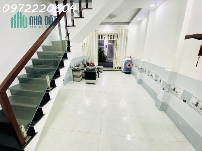 HẺM XE HƠI 7 CHỖ - 252// PHẠM VĂN CHIÊU - KHU VỰC CỰC KỲ SẦM UẤT - NHÀ ĐẸP Ở NGAY, ĐẦY ĐỦ CÔNG NĂNG