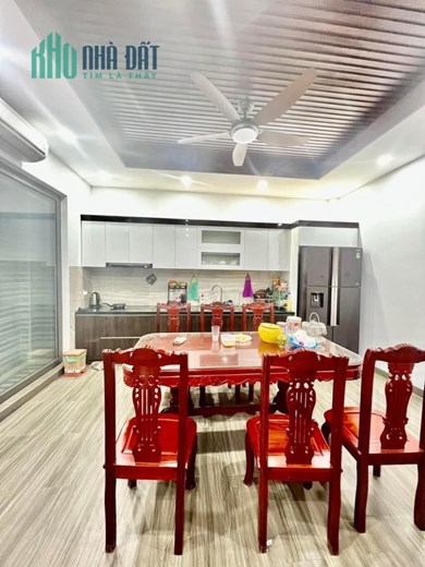 Bán nhà  View Công Viên, Ô Tô Kinh Doanh Đường Thuỵ Phương, Bắc Từ Liêm, 40m2  5 Tầng, 4.5 Tỷ.