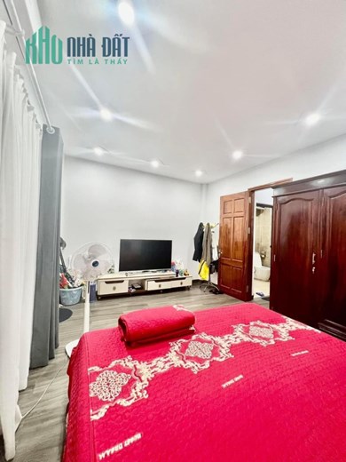 Bán nhà  View Công Viên, Ô Tô Kinh Doanh Đường Thuỵ Phương, Bắc Từ Liêm, 40m2  5 Tầng, 4.5 Tỷ.