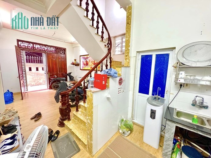 Bán nhà Mễ Trì Thượng, Từ Liêm 36m2, 4 tầng đẹp nhà dân tự xây chỉ với 4 tỷ