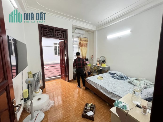 Bán nhà Mễ Trì Thượng, Từ Liêm 36m2, 4 tầng đẹp nhà dân tự xây chỉ với 4 tỷ
