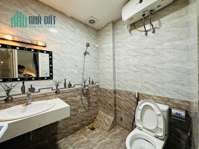Bán Nhà Lê Văn Hiến, BắcTừ Liêm, Đường Ô Tô Tránh, Kinh Doanh Bất Chấp, 30m2, 5 Tầng,  3,7 Tỷ