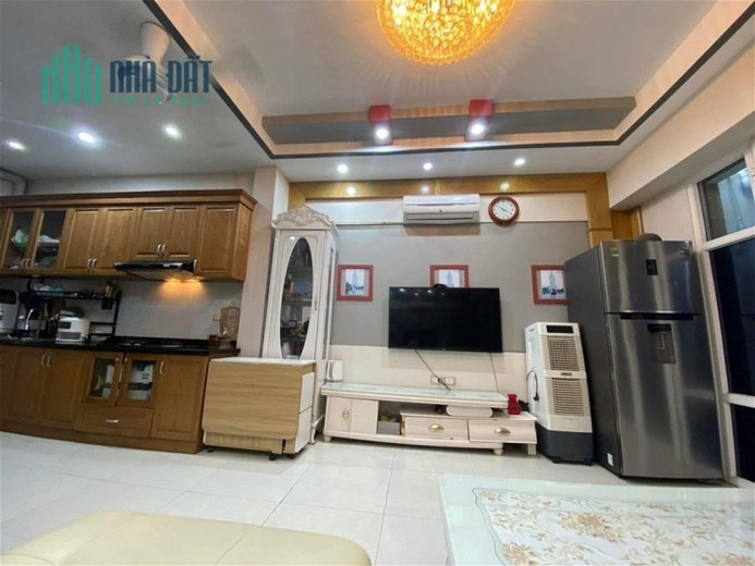 Bán nhà phố Chùa Hà, Cầu Giấy, 35m2, 5 tầng, tặng nội thất, hàng hiếm giá 5 tỷ