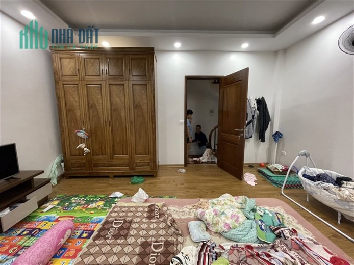 Bán nhà ngõ 209 Đội Cấn, Ba Đình, 35m2, 5 tầng, tặng nội thất, gần ô tô, giá 5.15 tỷ