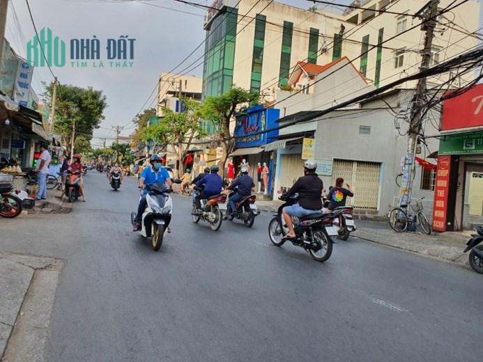 Sang mặt bằng 125m2 1pn mặt tiền đường 11 Linh Xuân