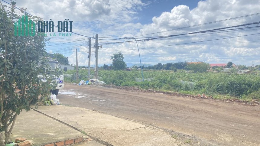 Bán lô đất mặt tiền đường Bà Triệu, liên nghĩa đức trọng 4,3 tỷ