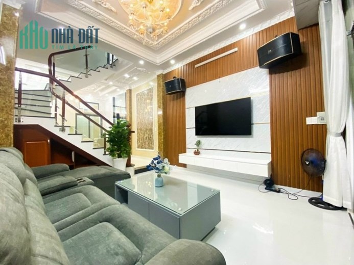 Trung Kính - Nhà đẹp 5 tầng, 6 ngủ mới bóc tem, Cách phố 30m - Khu VIP Cầu Giấy