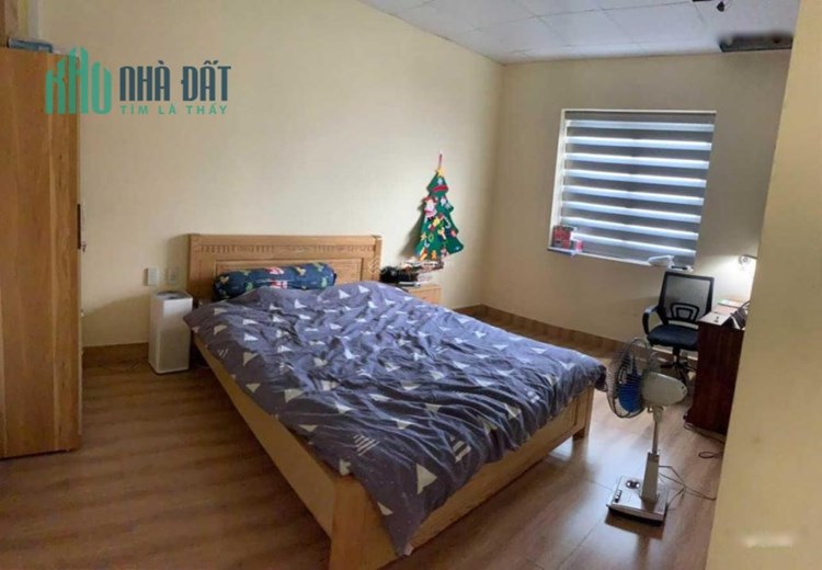 Bán gấp nhà Cù Chính Lan, ô tô tránh, 90m2, 3 tầng, 4 phòng, sát biển, gần TTTP, nhỉnh 3 tỷ