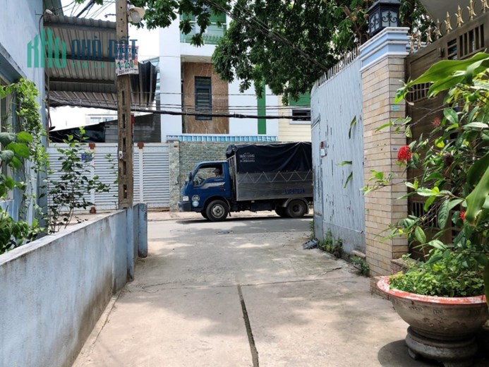 Bán nhà đường Lê Đình Cẩn Bình Tân 4.4x11 nhà mới đẹp gần chợ gần khu Tên Lửa giá hơn 2ty thôi.