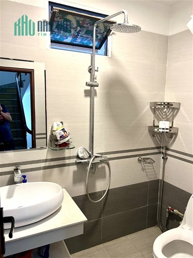 Bán Nhà Phố Pháo Đài Láng Quận Đống Đa. 117m Xây 5 Tầng Mặt Tiền 4m Nhỉnh 12 Tỷ. Cam Kết Ảnh Thật