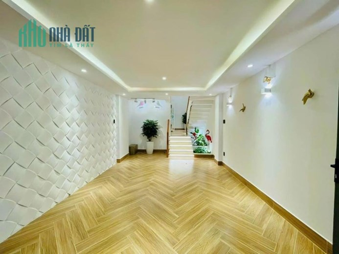 Nhà bán Nguyễn Thái Sơn 44M2 4 tầng 3PN nhỉnh 5 tỷ đang cho thuê 17tr/ tháng